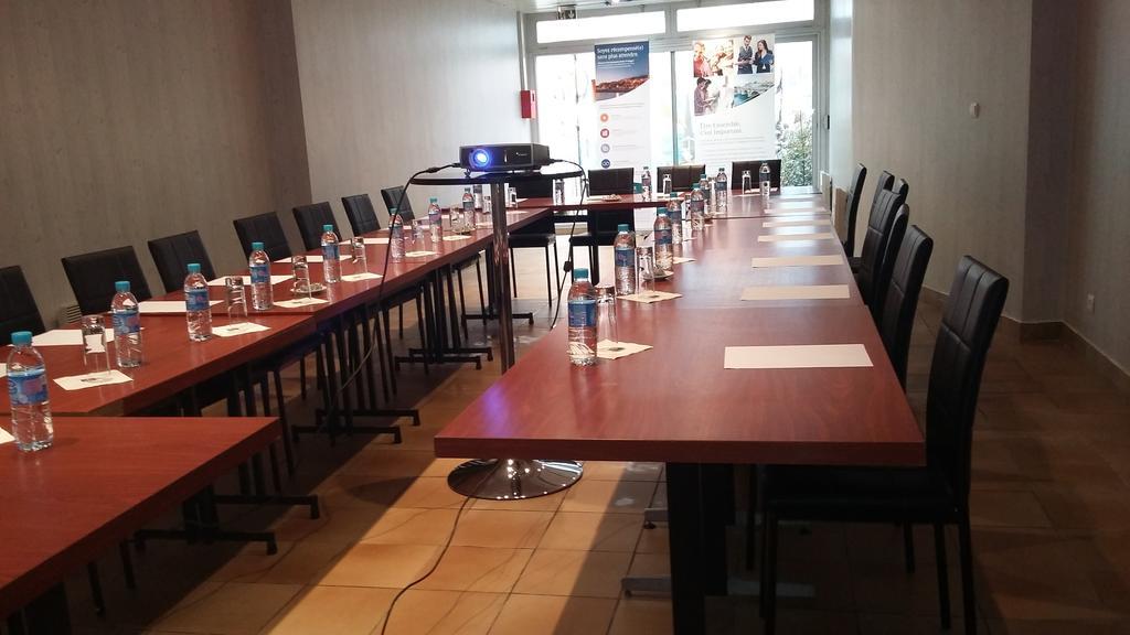 Comfort Hotel Rosporden Concarneau Екстер'єр фото
