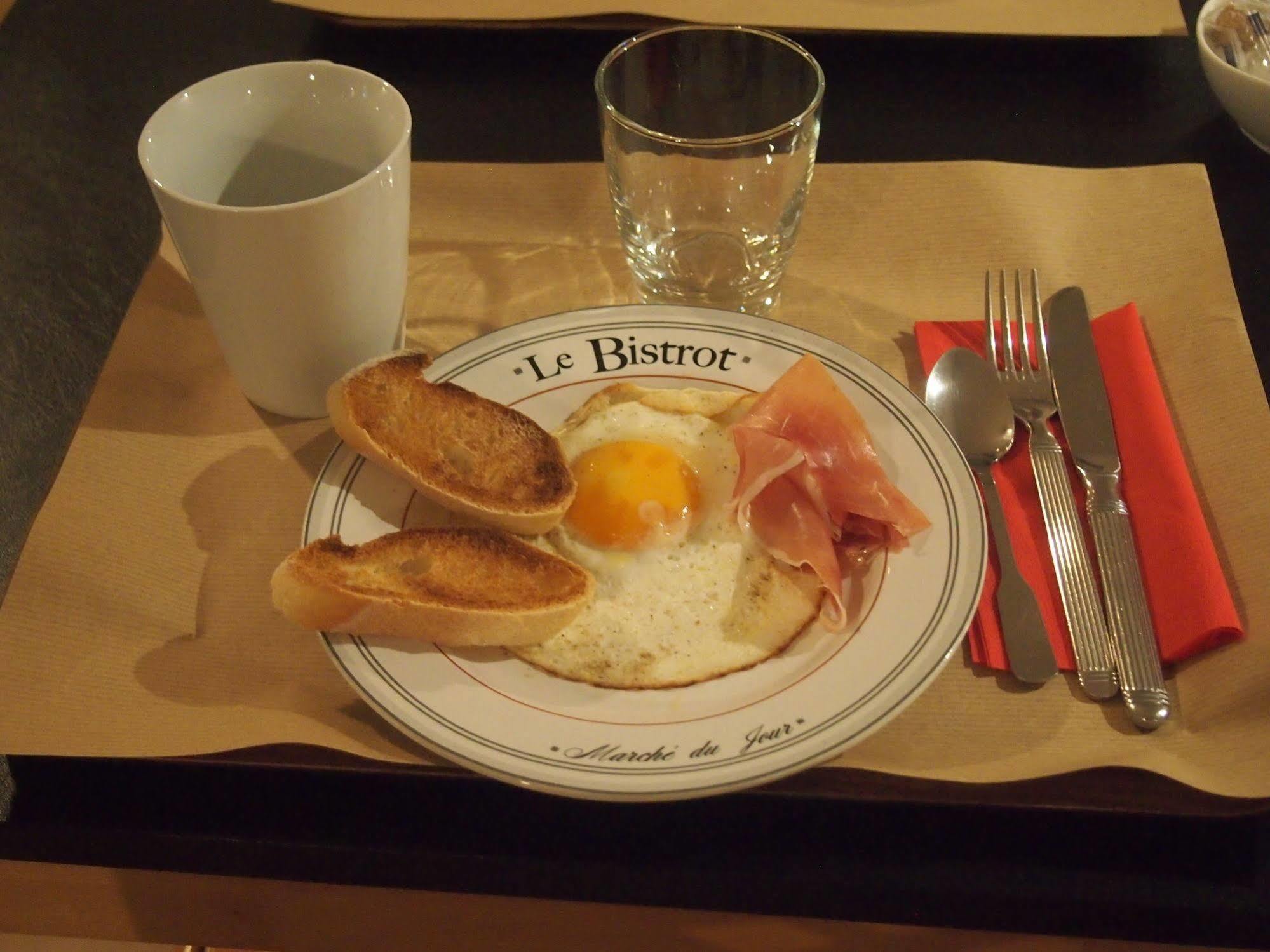 Comfort Hotel Rosporden Concarneau Екстер'єр фото